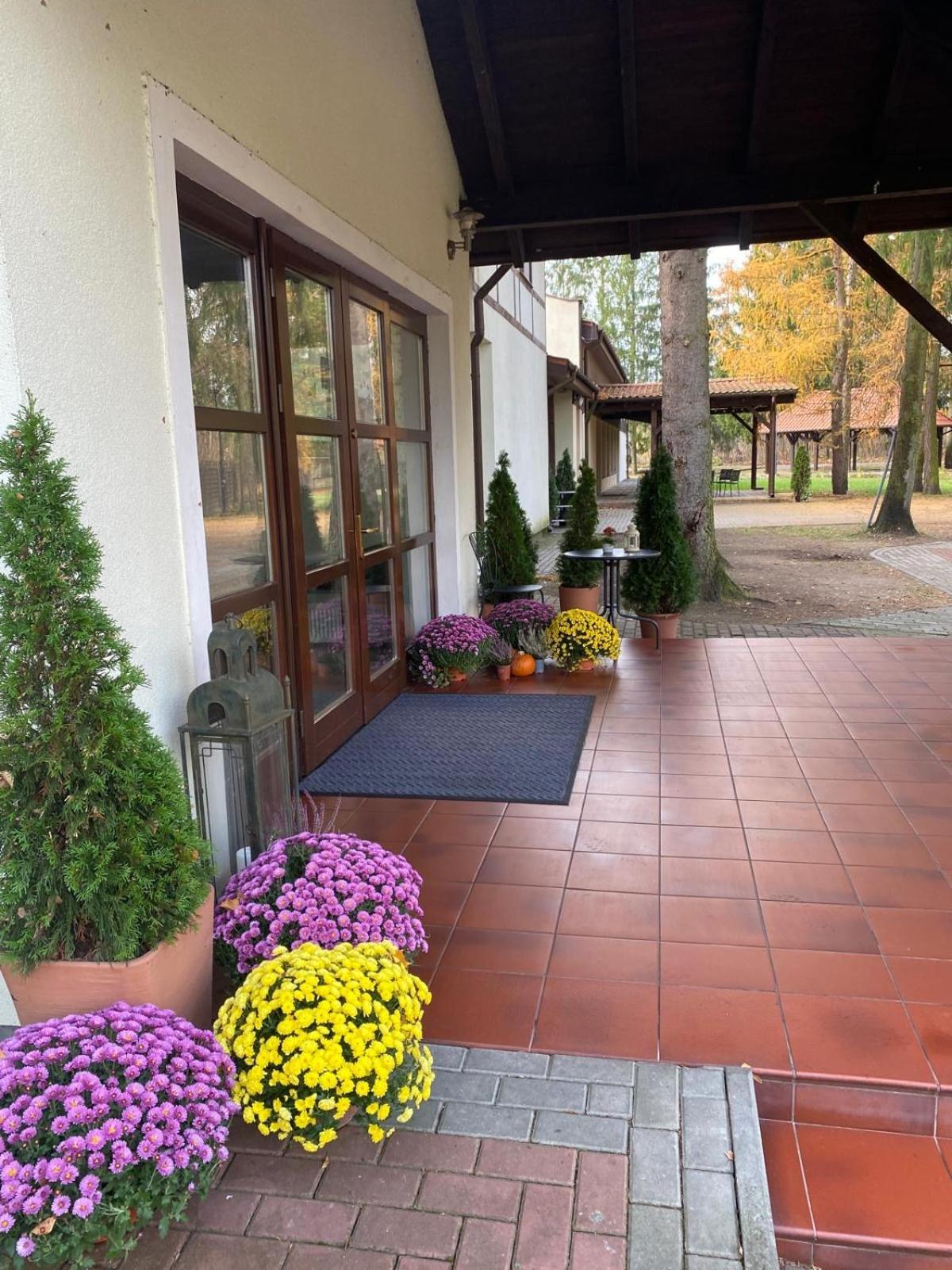 Hotel Restauracja Cztery Pory Roku Orneta Esterno foto
